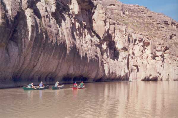 canoeists on the Rio Grande River in Texas in April 2000