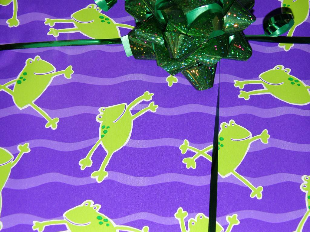 gift wrapping paper with frog design