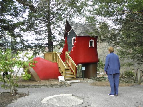 visitor at the Old Woman in the Shoe building at Benson Park in New Hampshire