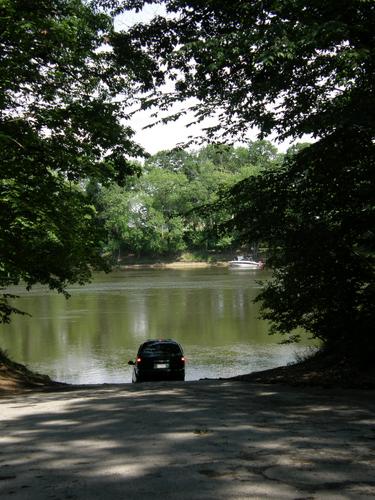 boat launch at Greeley Park in New Hmapshire onto the Merrimack River