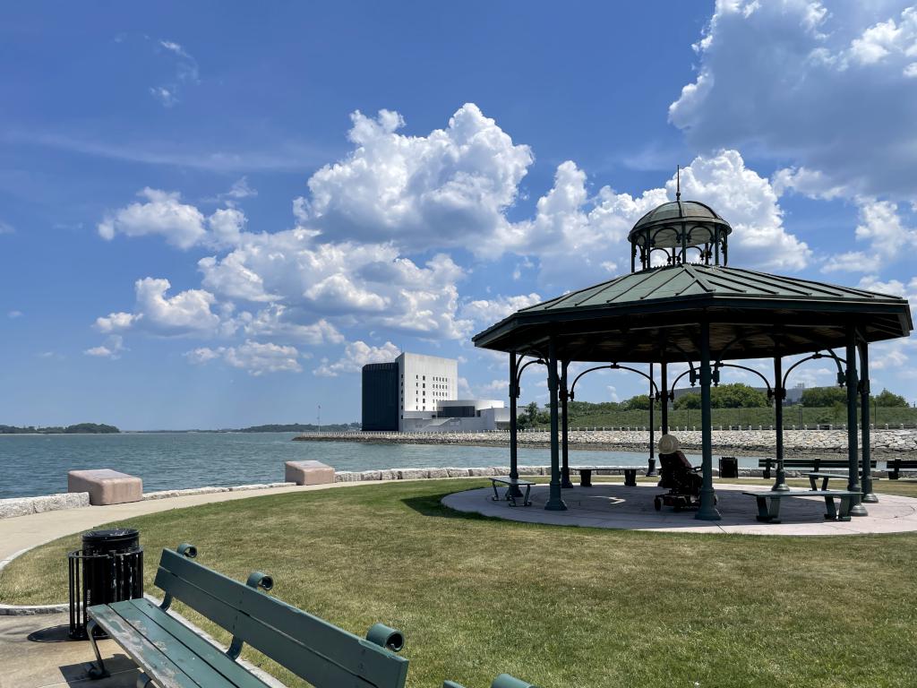 view in June along Boston Harborwalk in Massachusettsview in June along Boston Harborwalk in Massachusetts