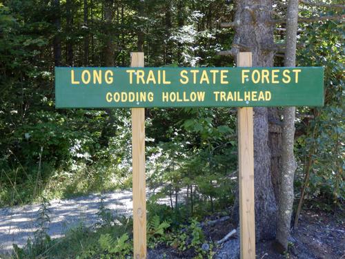 parking sign at the trailhead to Laraway Mountain VT