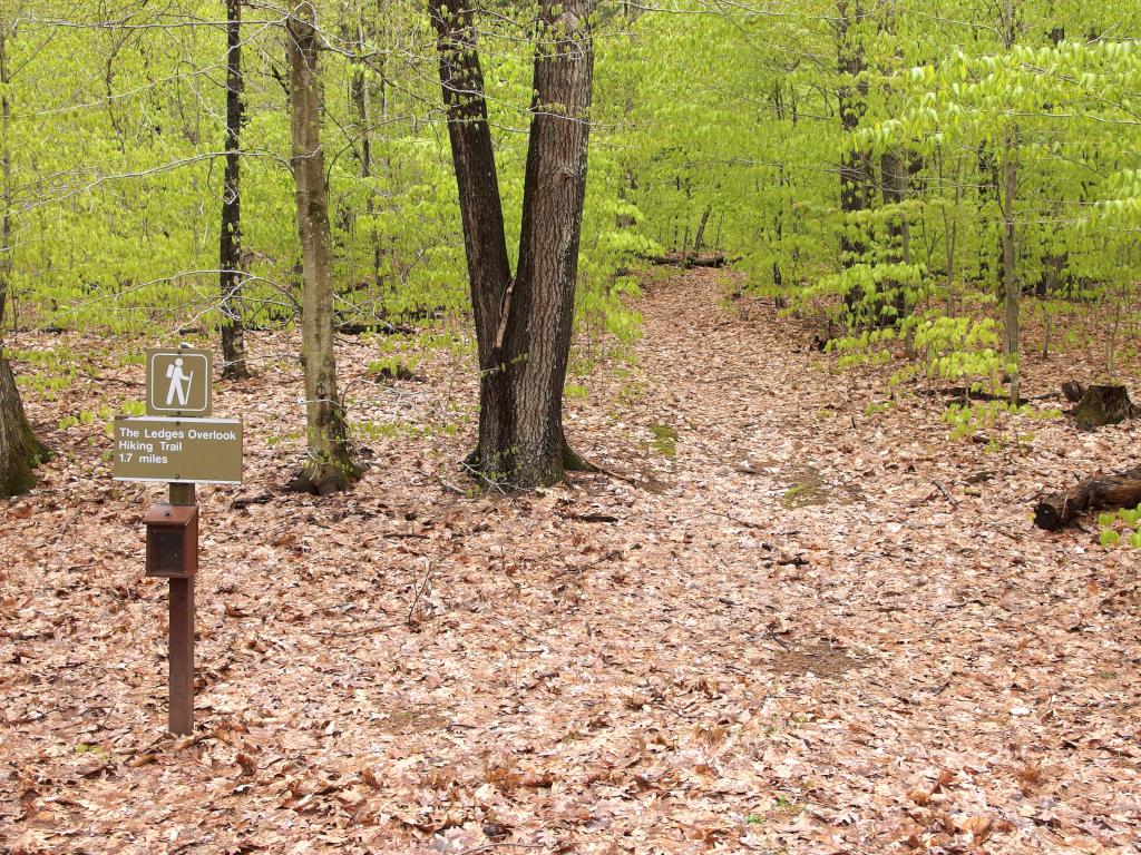 trailhead in May to The Ledges Overlook Hiking Trail in southern Vermont