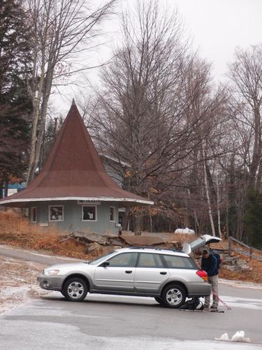 hikers at the parking lot for Tenney Mountain in New Hampshire