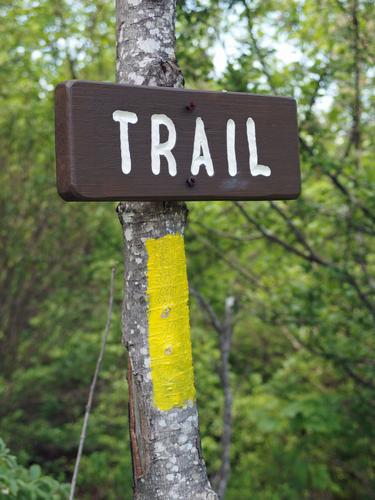 trail sign atop Thompson Hill in New Hampshire