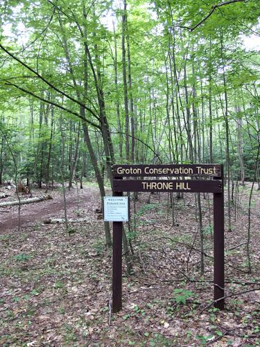 entrance sign at Throne Hill Area in eastern Massachusettss