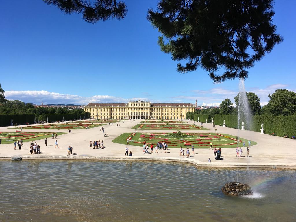 Shonbrunn Palace at Vienna, Austria